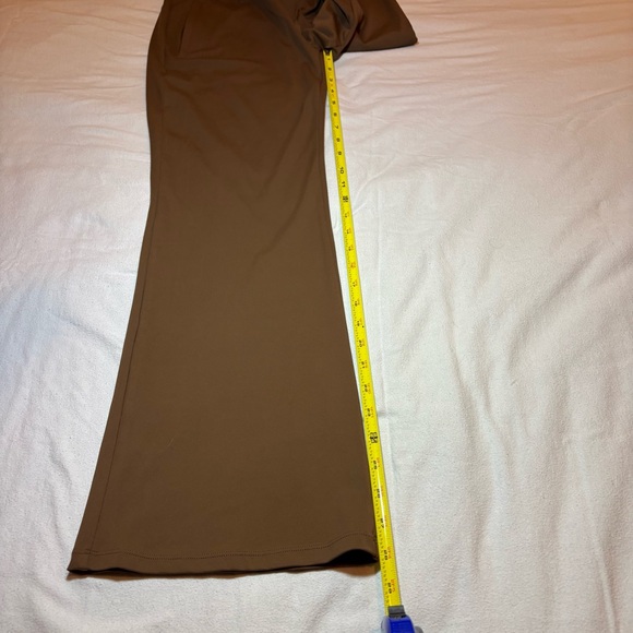 Halara Flex Mid Rise Side Zipper Pocket Work Flare Pants XS Petite Brown Stretch - Picture 8 of 8